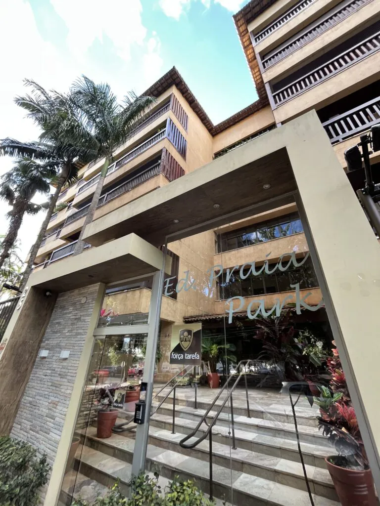 Sistema de monitoramento de alarmes e segurança em condominio